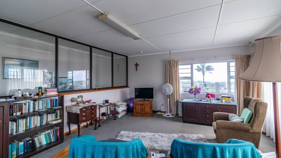 5 Bedroom Property for Sale in Vincent Eastern Cape